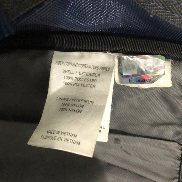 The North Face Slingshot Backpack - Picture 7 of 7